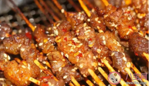 90后小伙吃半熟烤肉高烧一个月 烤肉半熟吃了会怎样