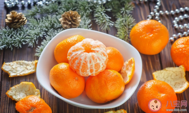 橘子吃多了皮肤会变黄吗 橘子吃多了有什么坏处 橘子吃多了皮肤会变黄吗 橘子吃多了有什么坏处