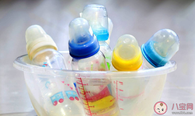 新生儿奶瓶是玻璃的好还是硅胶的好 奶瓶选购核心参数