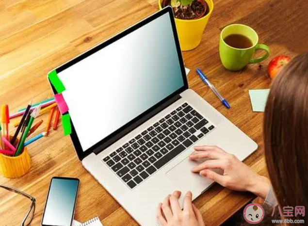 工作中要经常跟领导汇报吗 为什么要经常向领导汇报工作