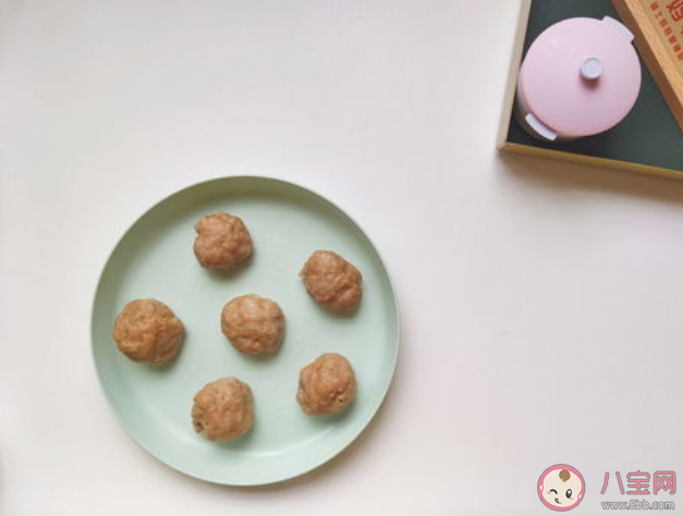 宝宝什么时候可以吃肉类辅食 宝宝每天吃多少肉类辅食 宝宝什么时候可以吃肉类辅食 宝宝每天吃多少肉类辅食