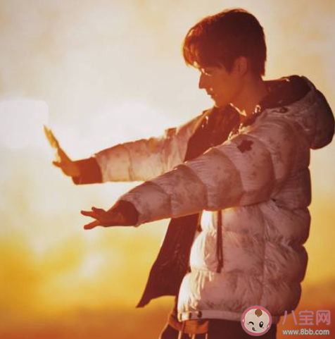 没钱买羽绒服的可怜心情说说 买不起羽绒服的朋友圈句子 没钱买羽绒服的可怜心情说说 买不起羽绒服的朋友圈句子