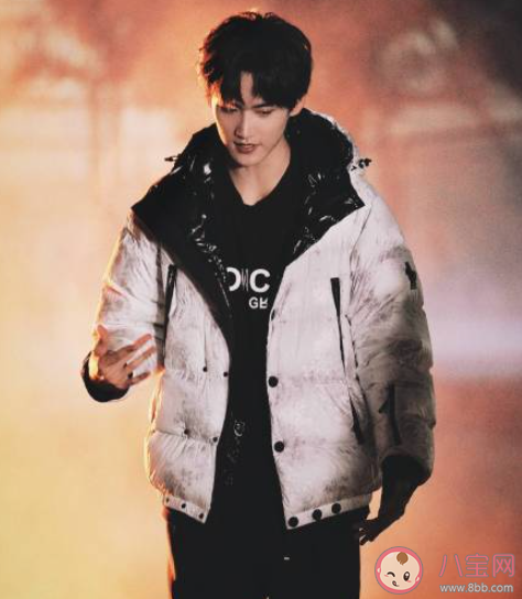 没钱买羽绒服的可怜心情说说 买不起羽绒服的朋友圈句子 没钱买羽绒服的可怜心情说说 买不起羽绒服的朋友圈句子