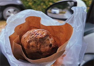 吃烤红薯图片发朋友圈说说句子 晒烤红薯的图片心情说说