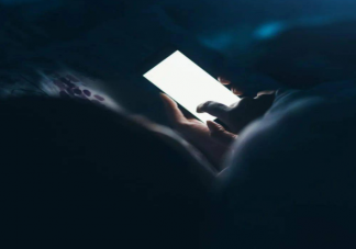 熬夜的人都不想睡觉吗 一个晚上不睡觉身体会发生什么