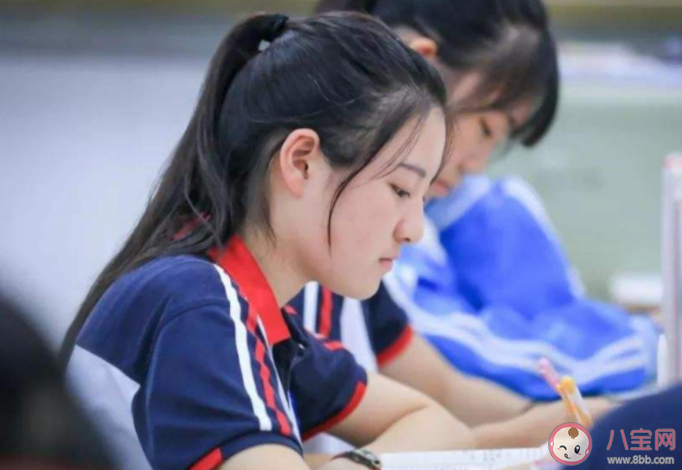 孩子为什么需要钱时才主动联系你 如何看待孩子需要钱时才联系父母