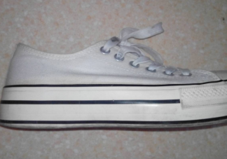 刚洗完的白色帆布鞋裹上纸巾能防止变黄是因为纸巾什么 蚂蚁庄园11月10日正确答案