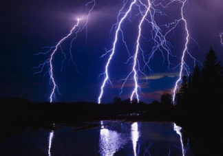 男生遭雷劈的概率高于女性吗 为什么男性更容易被雷劈