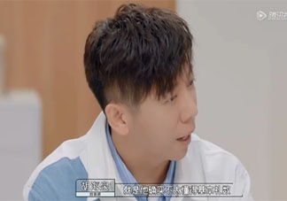 饭桌上吃饭要等别人先动筷子吗 饭桌上有哪些礼仪