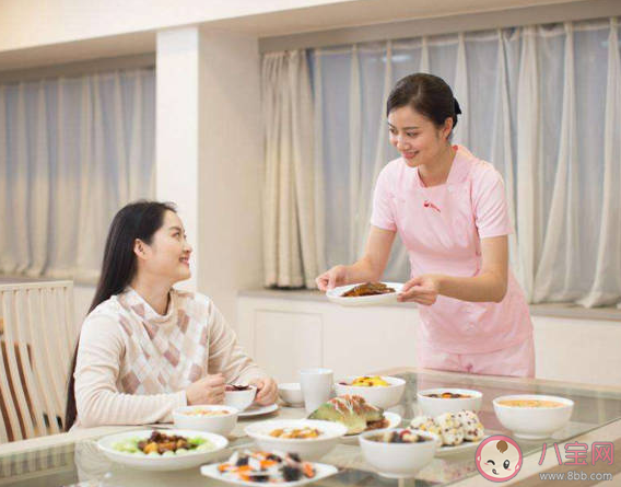 花高价请月嫂值不值得 要不要花钱请月嫂