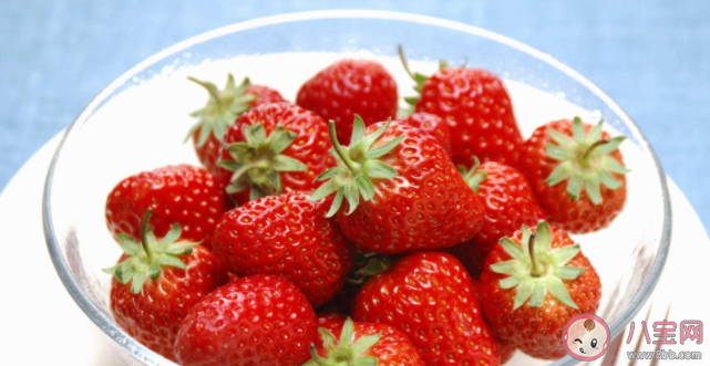 洗水果只用清水可以吗 怎么洗水果干净放心 洗水果只用清水可以吗 怎么洗水果干净放心