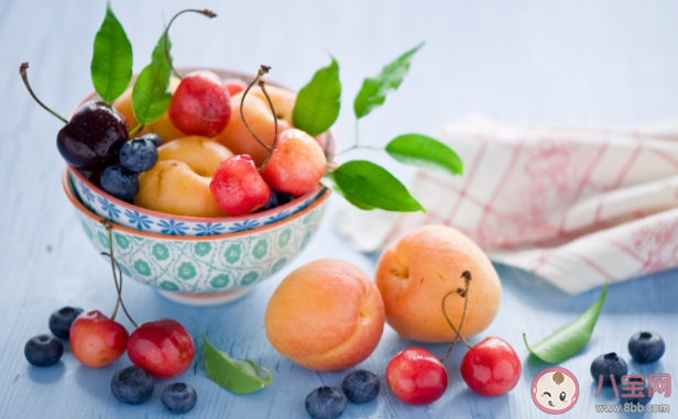 洗水果只用清水可以吗 怎么洗水果干净放心 洗水果只用清水可以吗 怎么洗水果干净放心