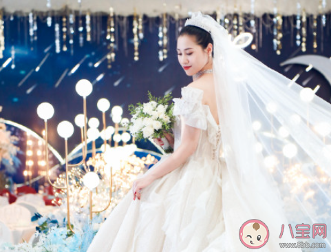 参加大学同学婚礼的朋友圈说说 参加同学婚礼的感慨句子 参加大学同学婚礼的朋友圈说说 参加同学婚礼的感慨句子