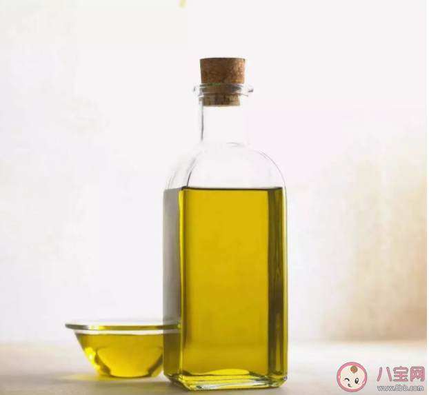 浅色和深色食用油有什么区别 食用油越贵越好吗 浅色和深色食用油有什么区别 食用油越贵越好吗