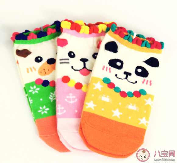 婴儿袜选择什么材质的好 怎么给宝宝选袜子 婴儿袜选择什么材质的好 怎么给宝宝选袜子