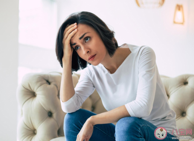 久蹲起立眼前发黑是怎么回事 如何缓解头晕眼前发黑的症状
