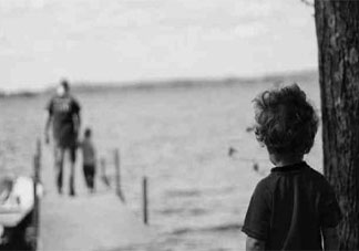 小时候没有安全感的那一刻 该如何找回属于自己的安全感