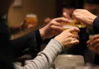 如何把握职场酒桌文化分寸感 职场上喝酒要知道哪些