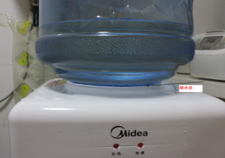 饮水机里的水有多脏 饮水机需要定期清洗吗