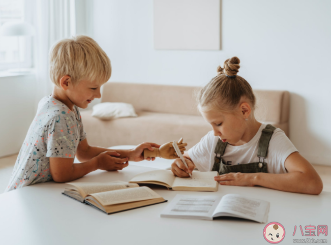 孩子不想学要逼孩子学习吗 如何让孩子主动学习 孩子不想学要逼孩子学习吗 如何让孩子主动学习