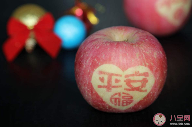 有哪些小众好听的平安夜文案 适合平安夜晚上发朋友圈的句子 有哪些小众好听的平安夜文案 适合平安夜晚上发朋友圈的句子