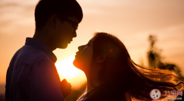 感情中合适和喜欢怎么选 如何看待感情中的喜欢和合适 感情中合适和喜欢怎么选 如何看待感情中的喜欢和合适