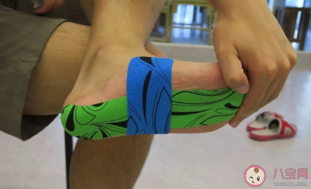 贴了肌贴还能不能洗澡 肌内贴和膏药有什么区别 贴了肌贴还能不能洗澡 肌内贴和膏药有什么区别