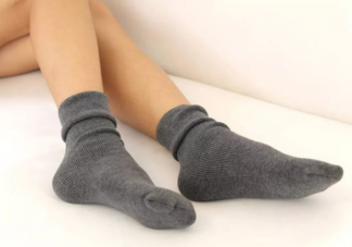 穿袜子睡觉能助眠吗 哪些人适合穿袜子睡觉