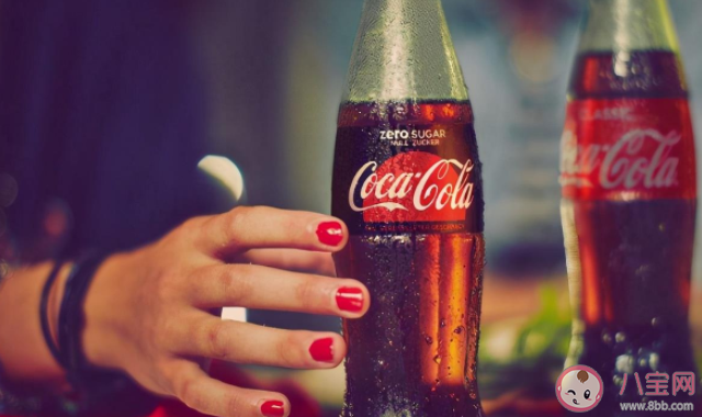 为什么大多数瓶装饮料都不装满吗 蚂蚁庄园1月16日答案: 为什么大多数瓶装饮料都不装满吗 蚂蚁庄园1月16日答案: