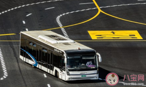 买的飞机票为啥要坐摆渡车 怎么提高不坐摆渡车的概率 买的飞机票为啥要坐摆渡车 怎么提高不坐摆渡车的概率