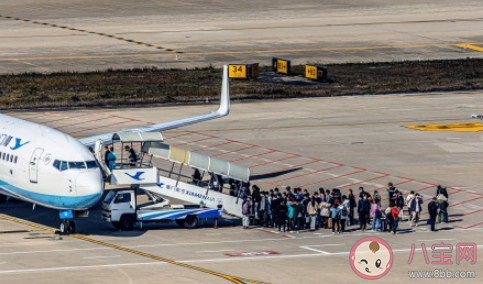 买的飞机票为啥要坐摆渡车 怎么提高不坐摆渡车的概率 买的飞机票为啥要坐摆渡车 怎么提高不坐摆渡车的概率