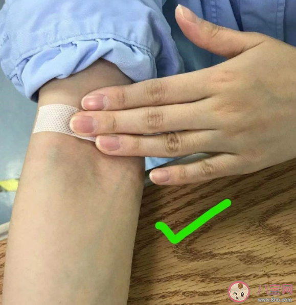 按压止血的方法是错的吗 抽血扎针皮肤部位出现淤青是什么原因