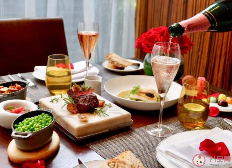 如何看待过分追求仪式感的人 仪式感必须要有吗 如何看待过分追求仪式感的人 仪式感必须要有吗