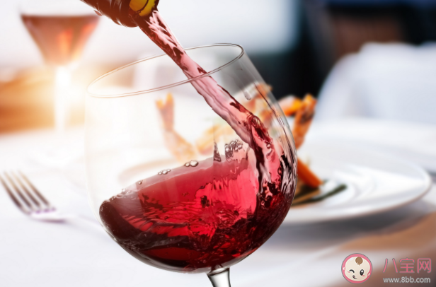 喝多了出现失温症有多危险 为什么喝酒后会有身体暖和的假象 喝多了出现失温症有多危险 为什么喝酒后会有身体暖和的假象