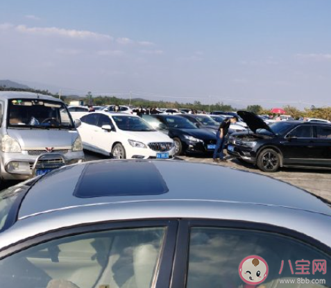 开车回家过年的朋友圈说说 开车回家过年路上的句子