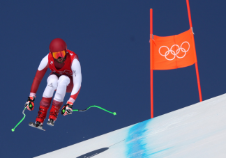 为什么高山滑雪运动员这么多 高山滑雪谁都能参加吗