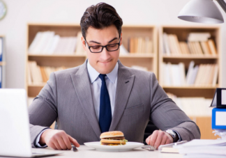 感觉身体被工作掏空怎么办 职业倦怠三个高发阶段