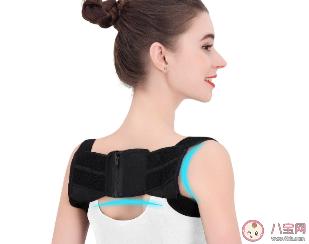 经常驼背脸会变大吗 四个方法把背挺起来 经常驼背脸会变大吗 四个方法把背挺起来