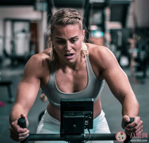 暴汗服是智商税吗 运动健身该穿什么 暴汗服是智商税吗 运动健身该穿什么