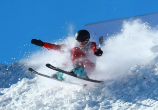 无雪季节自由式滑雪空中技巧项目的运动员需要做什么训练 蚂蚁庄园2月28日答案解析