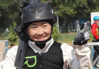 自由滑雪为什么运动员还要训练跳水 自由滑雪是怎样的运动