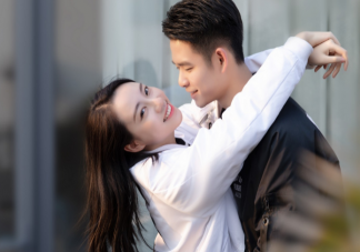 情侣去旅游要住一间房吗 情侣旅游开几间房合适