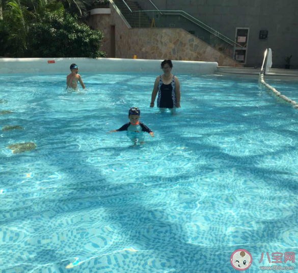 孩子泡温泉有什么危险隐患 孩子哪些情况不建议泡温泉