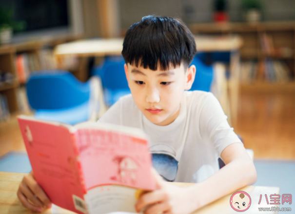 孩子看的书有性描写应该怎么办 普及性教育家长要做点什么 孩子看的书有性描写应该怎么办 普及性教育家长要做点什么