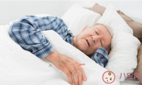 为何越老越难睡好觉 老人该如何保证睡眠良好 为何越老越难睡好觉 老人该如何保证睡眠良好