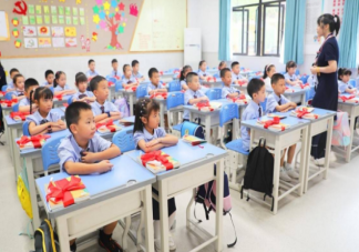 如何看待郑州一小学统一女生头绳颜色 统一女生头绳颜色有必要吗