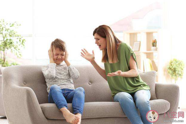 为什么你不愿和父母沟通了 你会和父母沟通交流吗