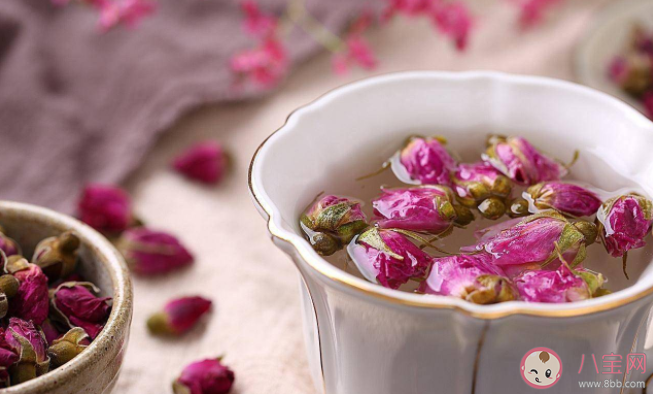 红玫瑰与白玫瑰效果有什么不同 玫瑰花怎么正确冲泡
