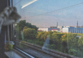 上错车和错过车哪个更遗憾 怎么看待上错车和错过车