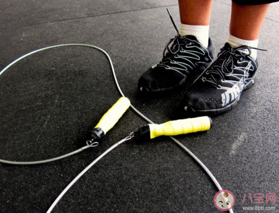 蚂蚁庄园3月19日正确答案：跳绳时避免关节损伤最好用脚的什么部位着地